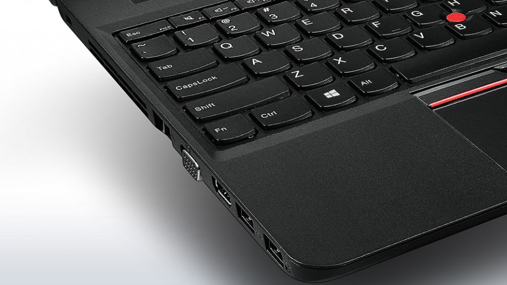 lenovo-laptop-thinkpad-e550-side-port-10